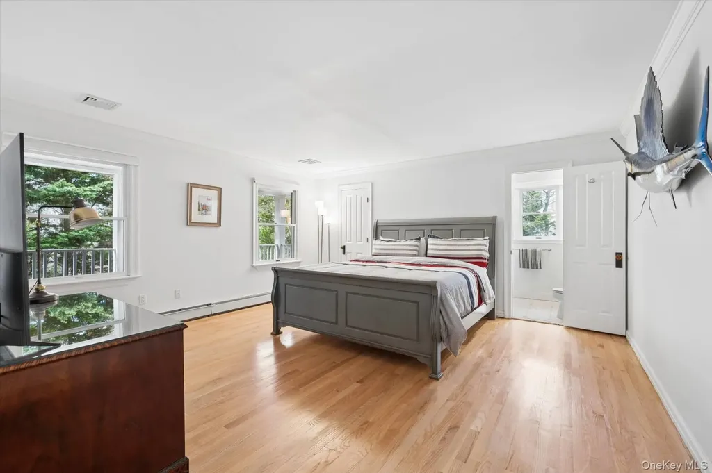 9 Red Creek Circle Hampton Bays NY 11946