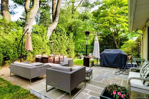 88 Spier Road Scarsdale NY 10583