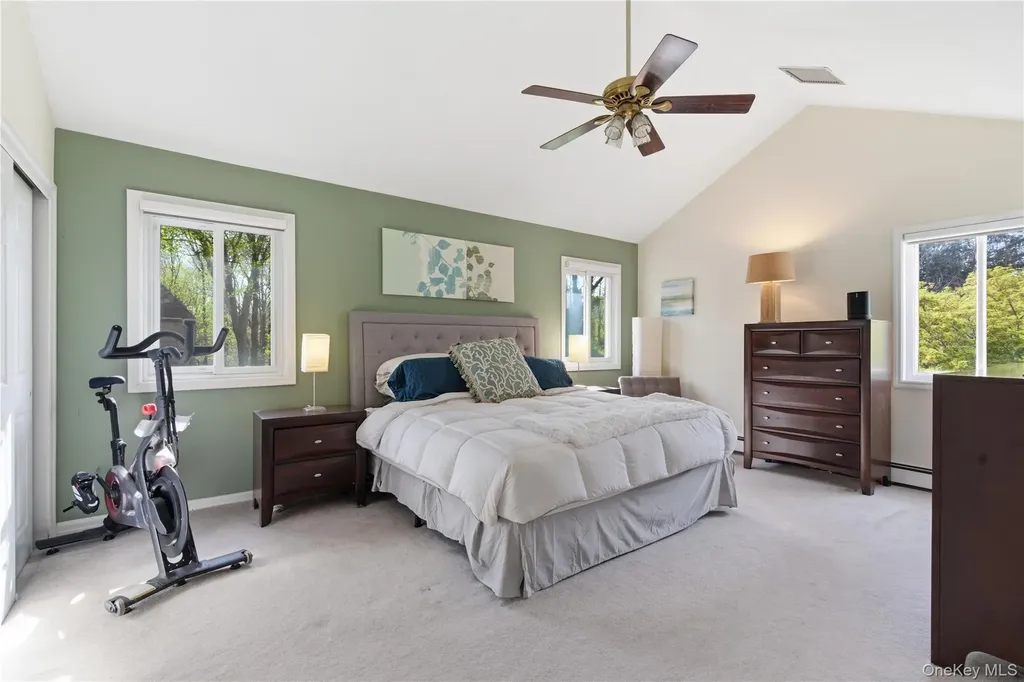 12 Pond Drive Syosset NY 11791