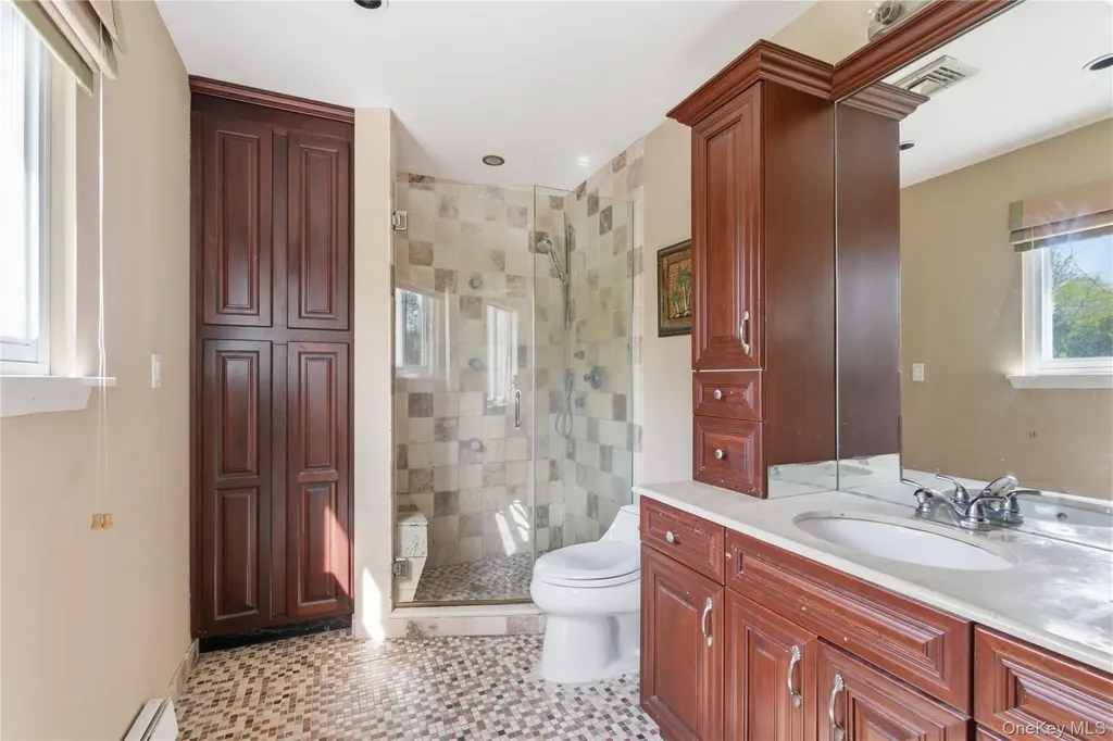 12 Pond Drive Syosset NY 11791