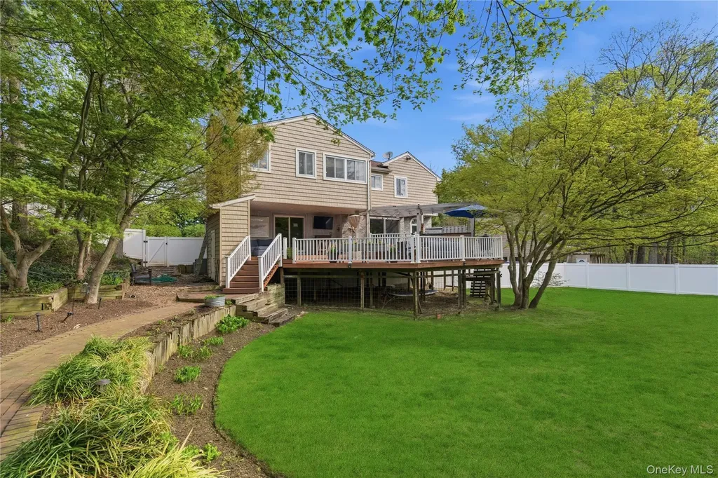 12 Pond Drive Syosset NY 11791