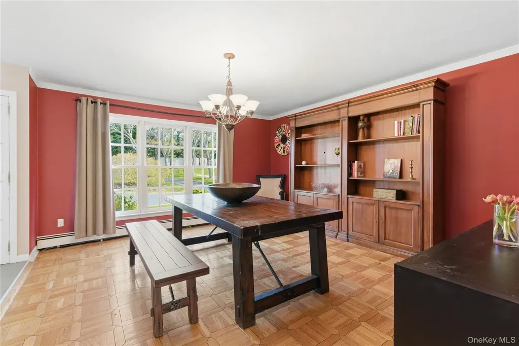 12 Pond Drive Syosset NY 11791