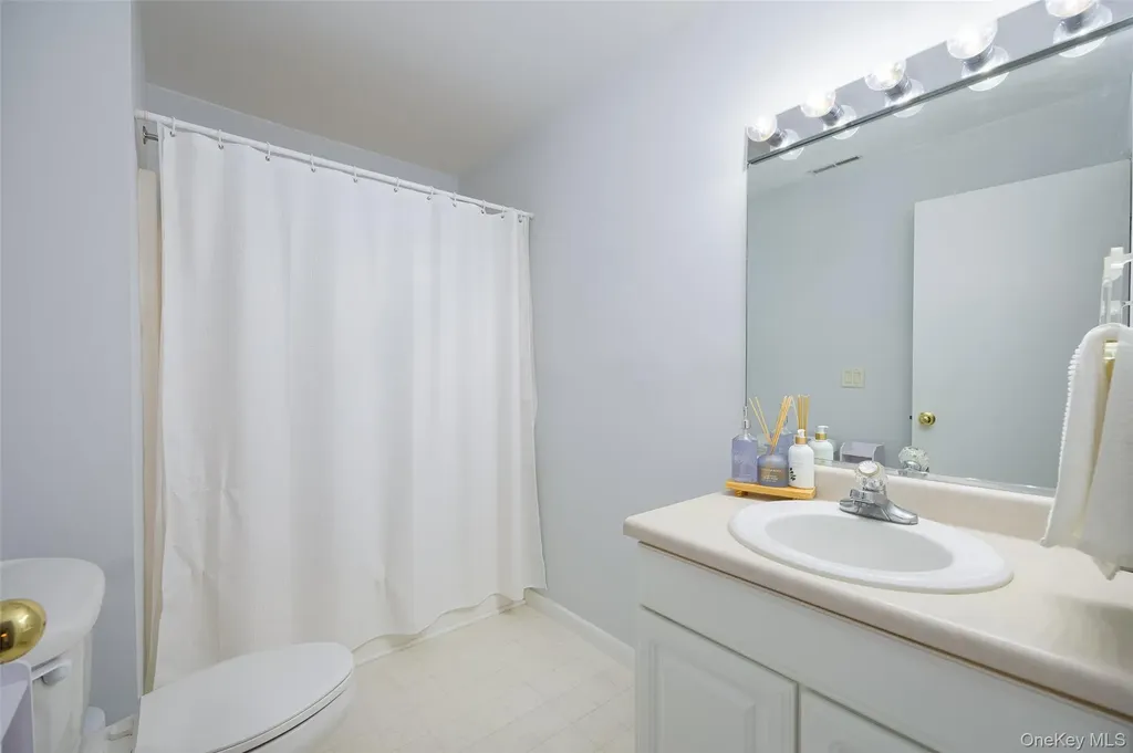 237 Panorama Court Poughkeepsie NY 12603