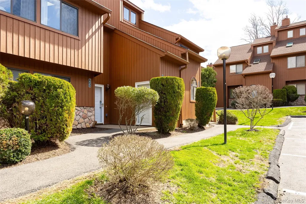 237 Panorama Court Poughkeepsie NY 12603