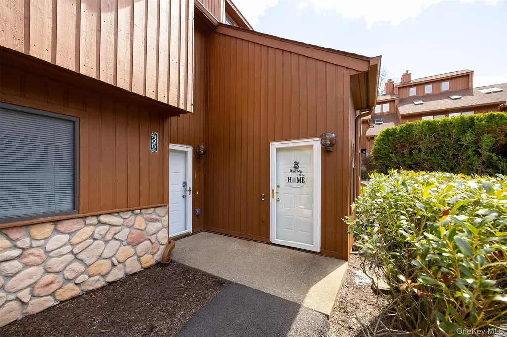 237 Panorama Court Poughkeepsie NY 12603