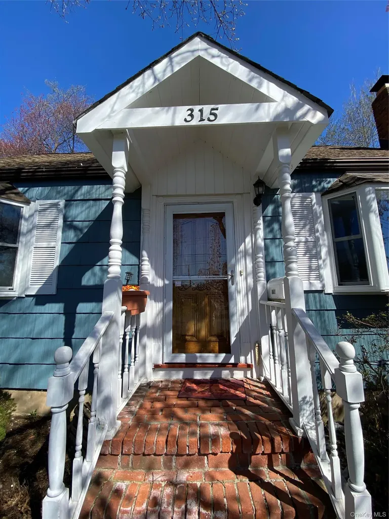 315 Manor Boulevard Pearl River NY 10965