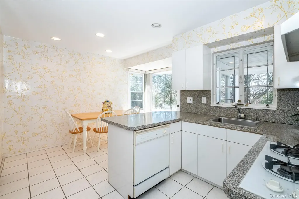 285 Stuart Drive New Rochelle NY 10804