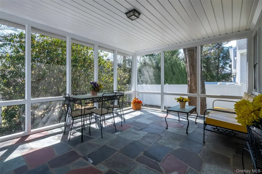 285 Stuart Drive New Rochelle NY 10804