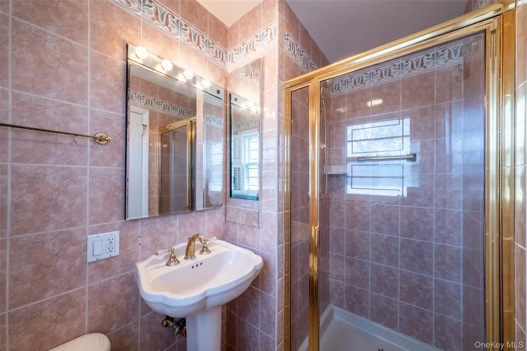 285 Stuart Drive New Rochelle NY 10804