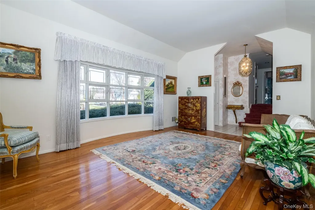 285 Stuart Drive New Rochelle NY 10804