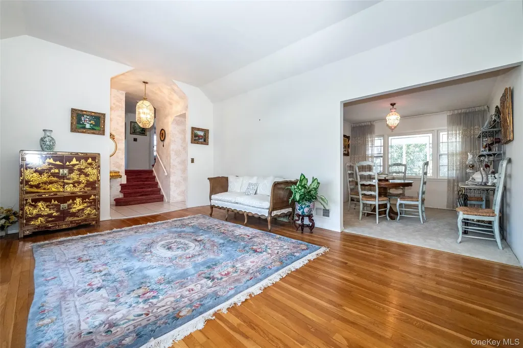 285 Stuart Drive New Rochelle NY 10804