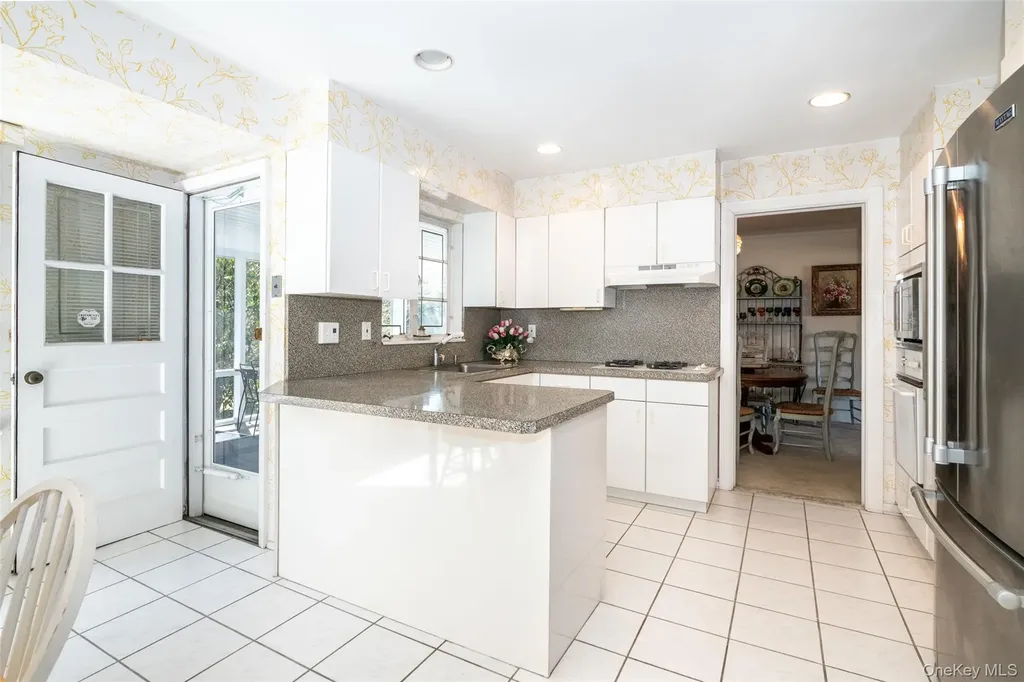 285 Stuart Drive New Rochelle NY 10804