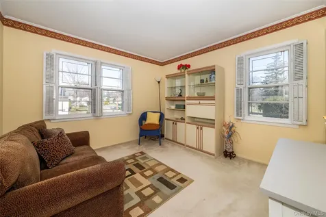 285 Stuart Drive New Rochelle NY 10804