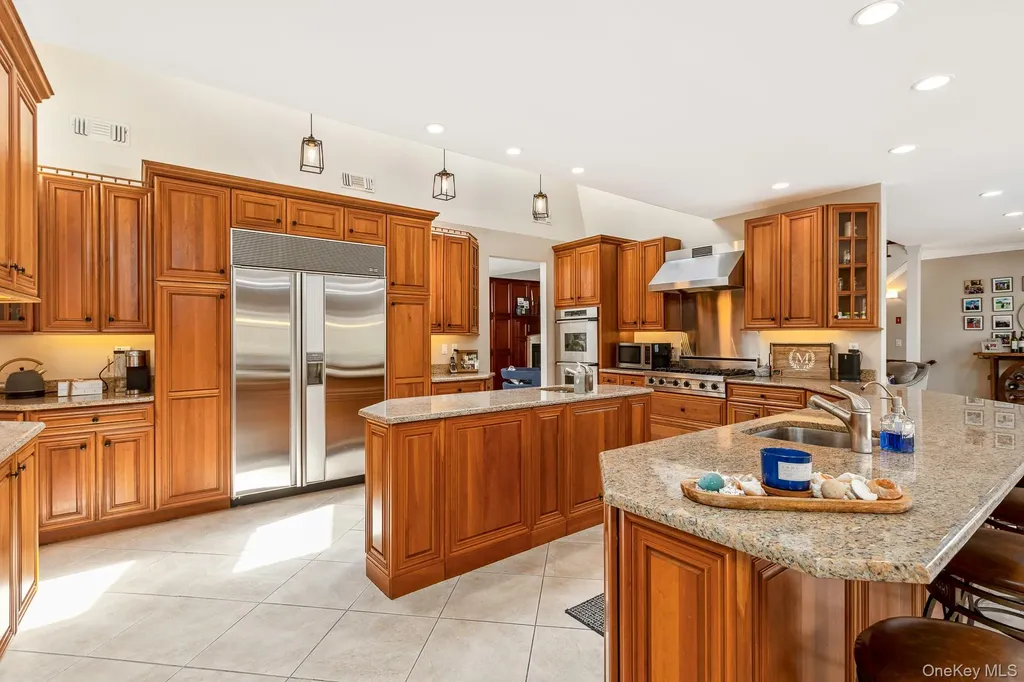 41 Landing Meadow Road Smithtown NY 11787