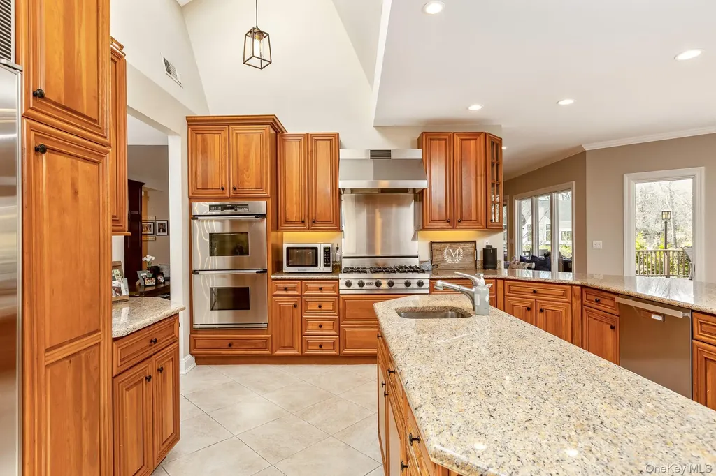 41 Landing Meadow Road Smithtown NY 11787
