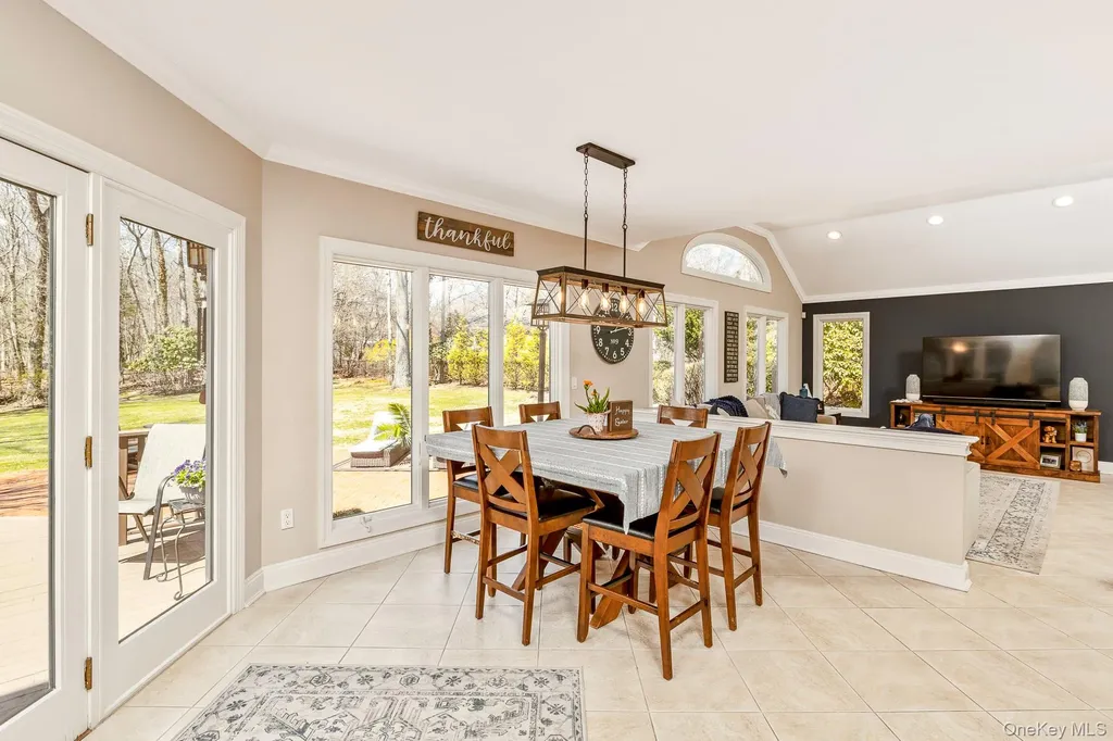 41 Landing Meadow Road Smithtown NY 11787