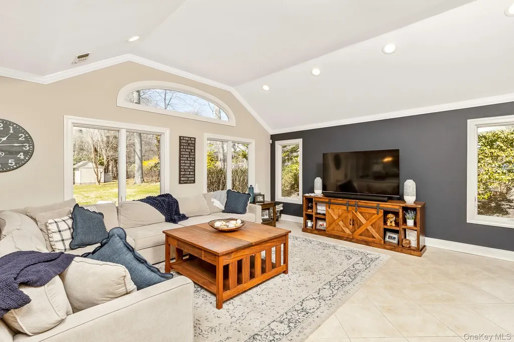 41 Landing Meadow Road Smithtown NY 11787