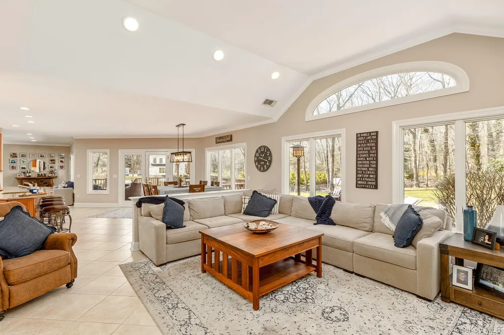 41 Landing Meadow Road Smithtown NY 11787
