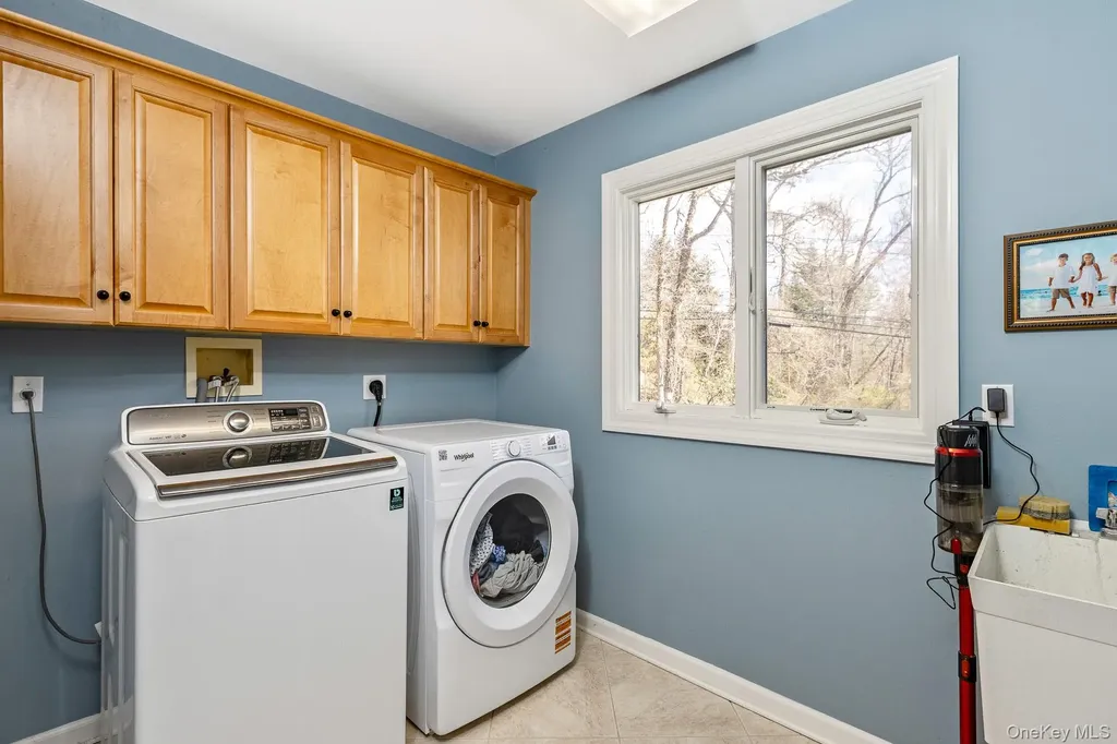 41 Landing Meadow Road Smithtown NY 11787