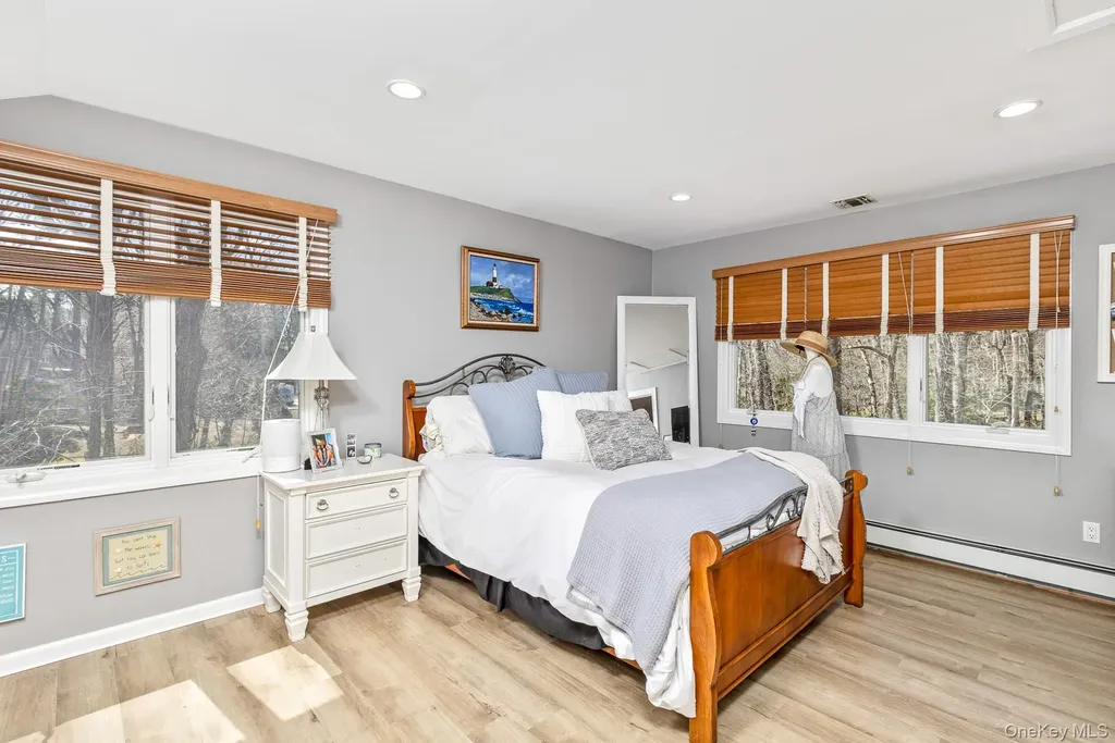 41 Landing Meadow Road Smithtown NY 11787