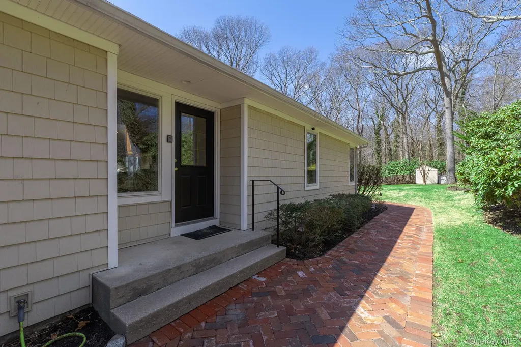 41 Landing Meadow Road Smithtown NY 11787
