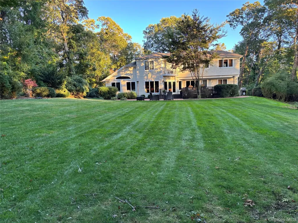41 Landing Meadow Road Smithtown NY 11787