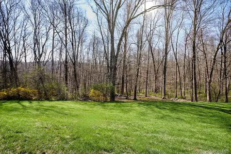 406 Bentley Court Brewster NY 10509