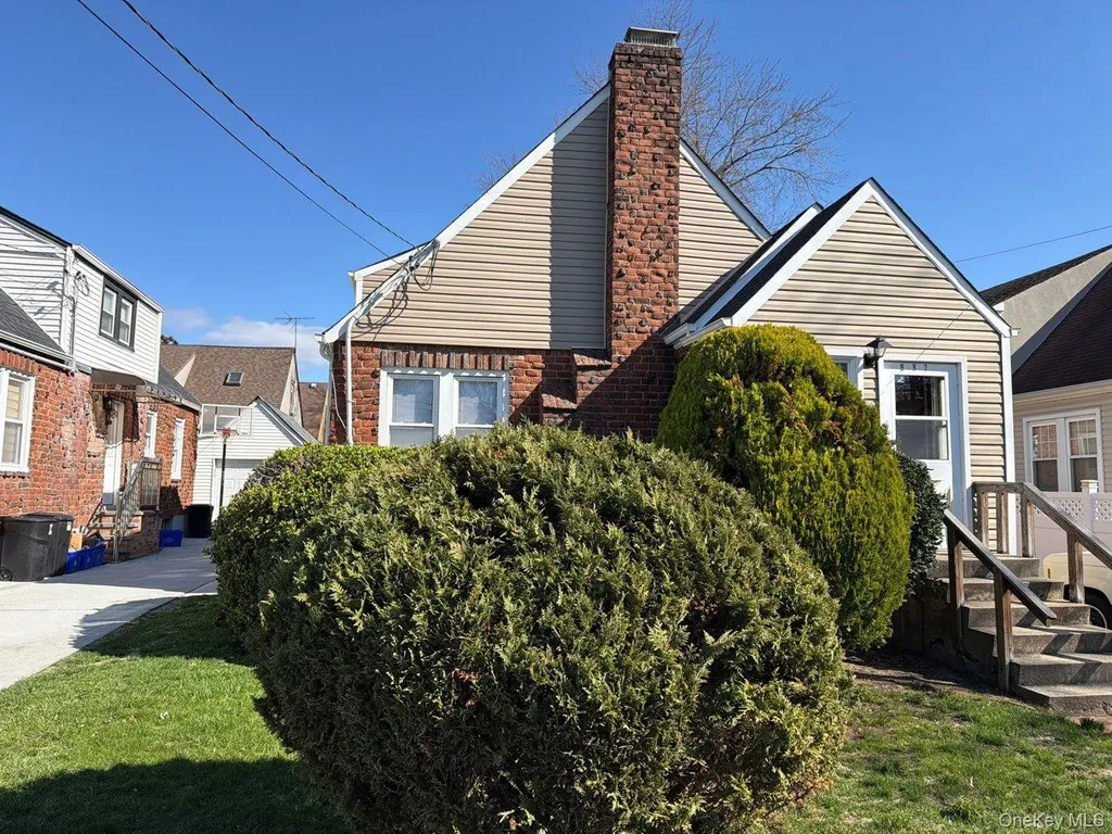 987 Wallace Avenue Baldwin NY 11510