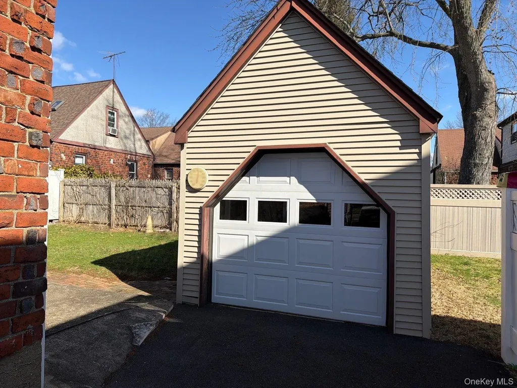 987 Wallace Avenue Baldwin NY 11510