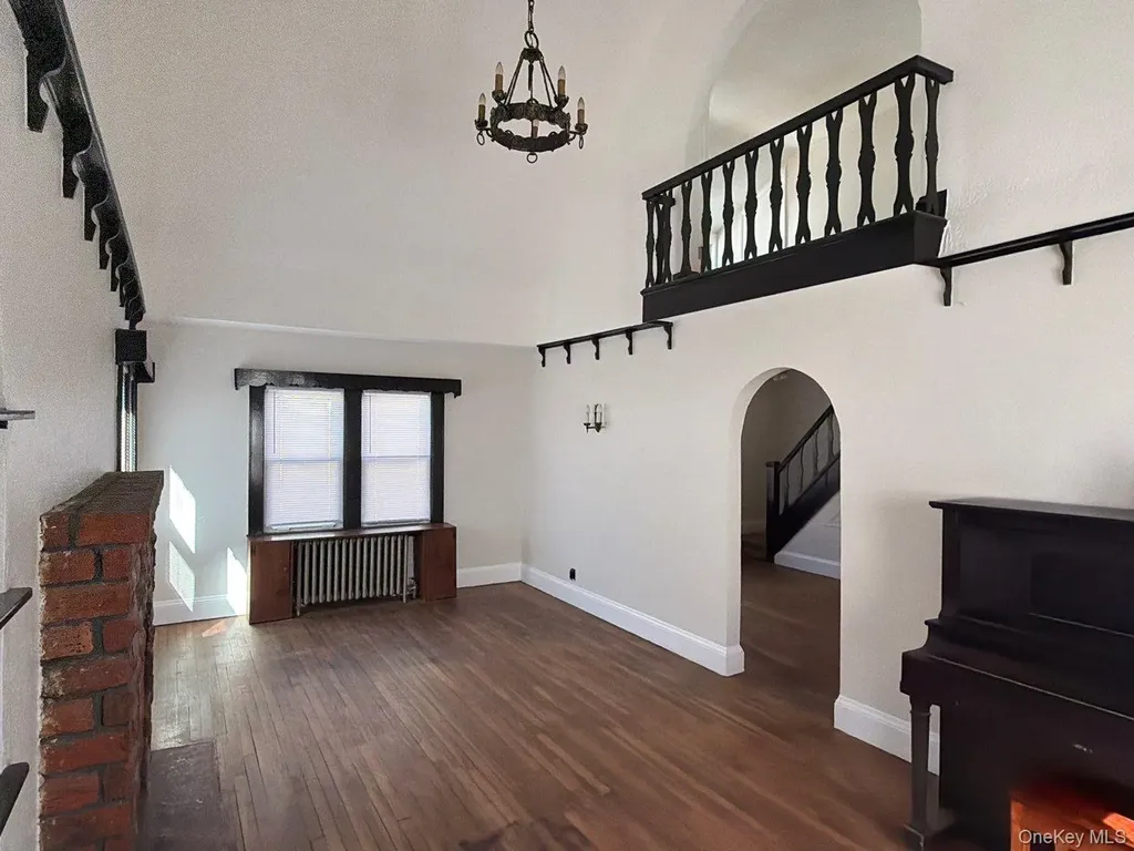 987 Wallace Avenue Baldwin NY 11510