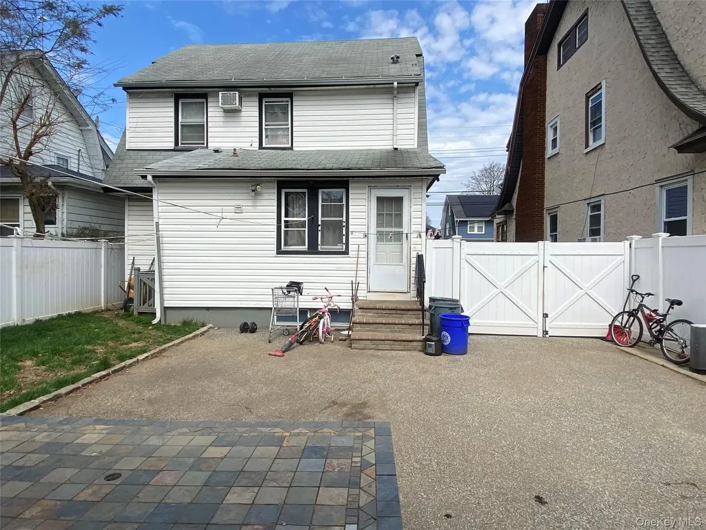 24 Lent Avenue Hempstead NY 11550