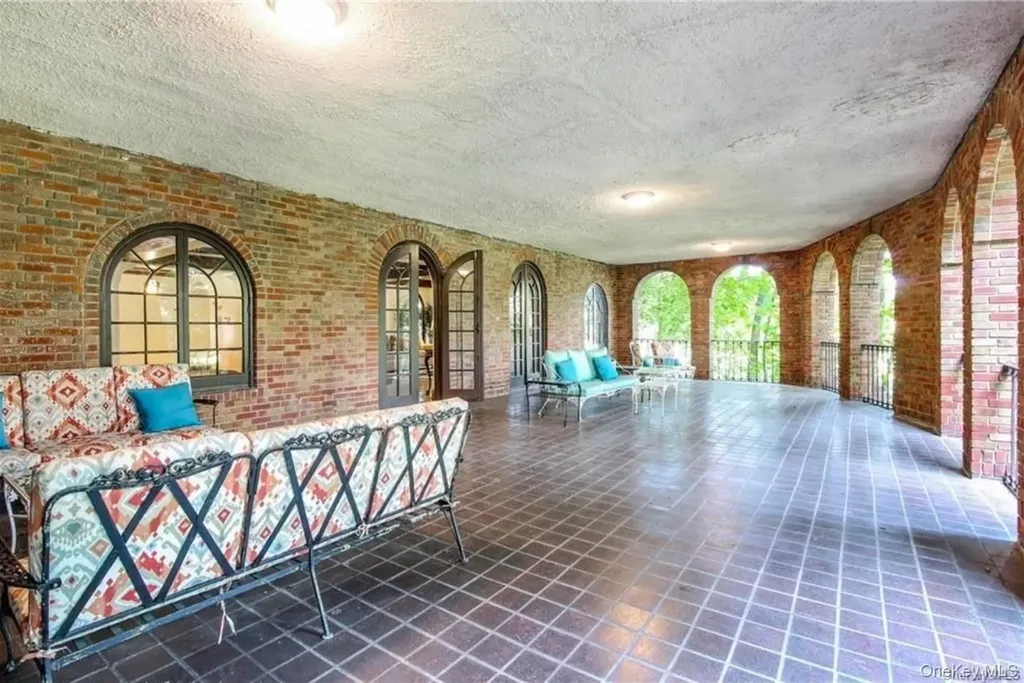 4810 Boston Post Road Pelham NY 10803