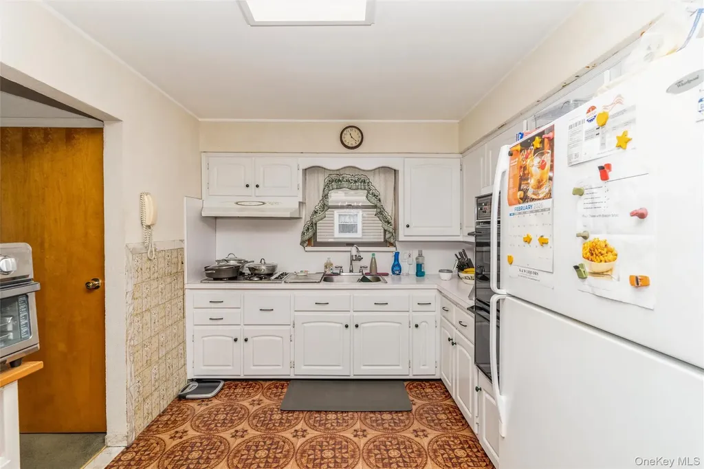 77 Lucille Avenue Elmont NY 11003