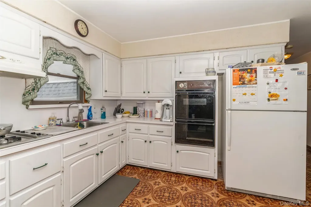 77 Lucille Avenue Elmont NY 11003