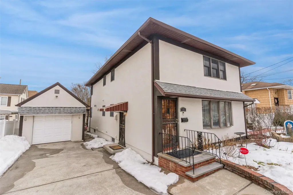 77 Lucille Avenue Elmont NY 11003