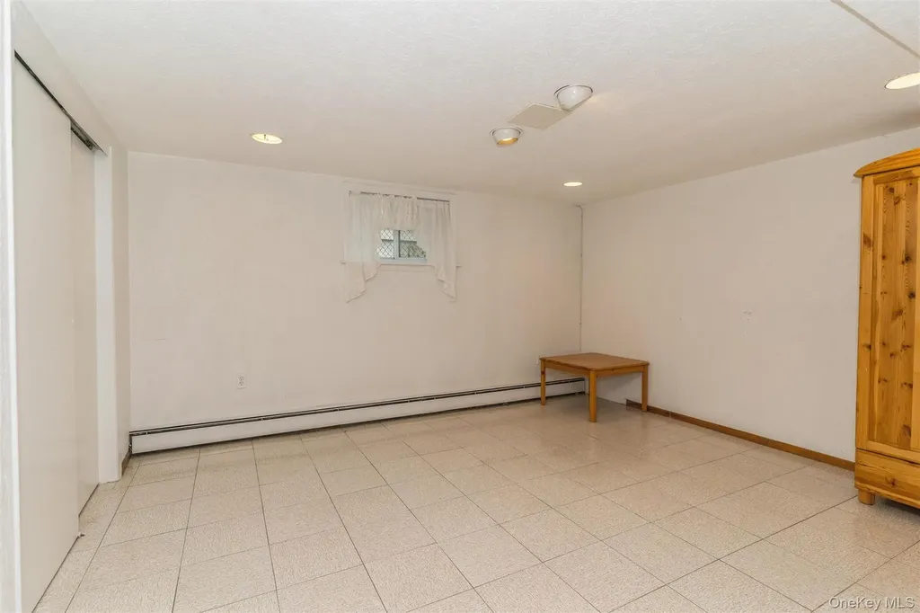 77 Lucille Avenue Elmont NY 11003