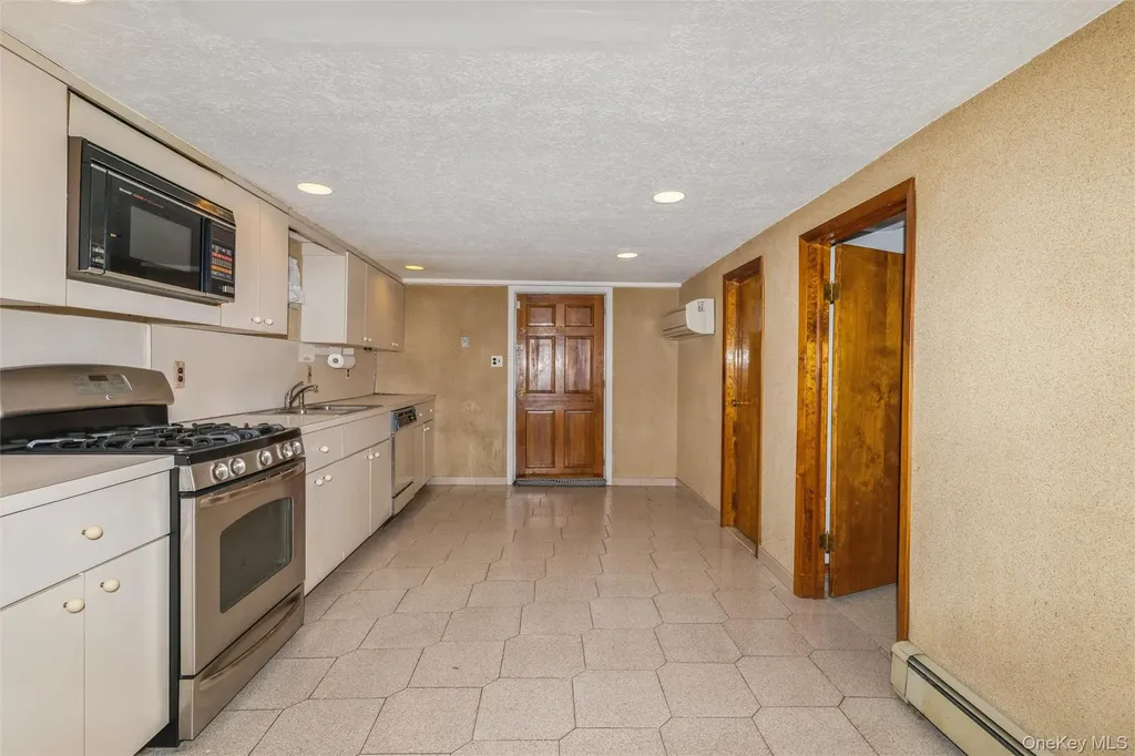 77 Lucille Avenue Elmont NY 11003