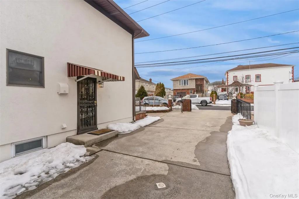 77 Lucille Avenue Elmont NY 11003