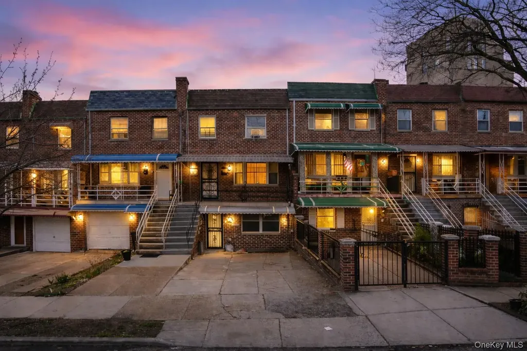 3014 Matthews Avenue Bronx NY 10467
