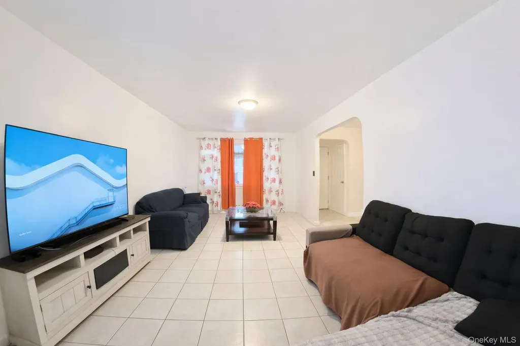 3014 Matthews Avenue Bronx NY 10467