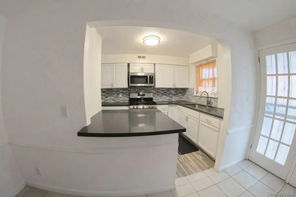 3014 Matthews Avenue Bronx NY 10467