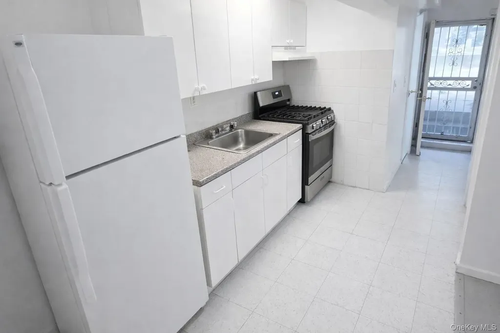 3014 Matthews Avenue Bronx NY 10467