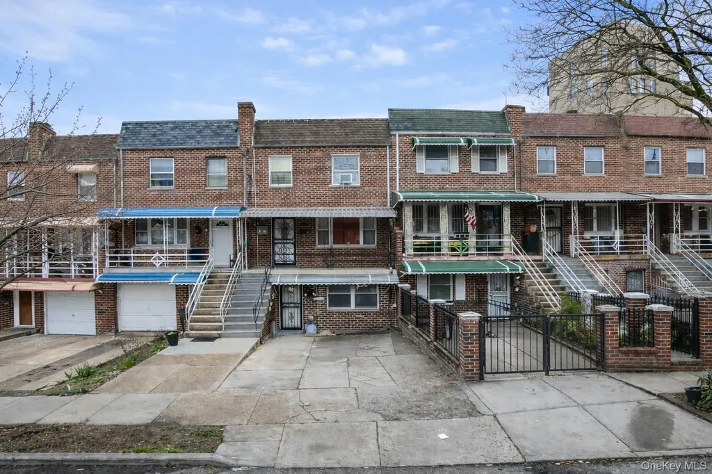 3014 Matthews Avenue Bronx NY 10467