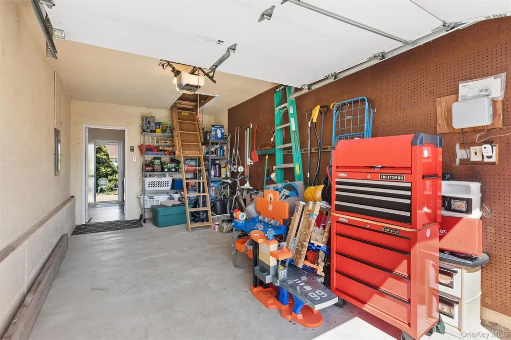 189 N Iowa Avenue Massapequa NY 11758