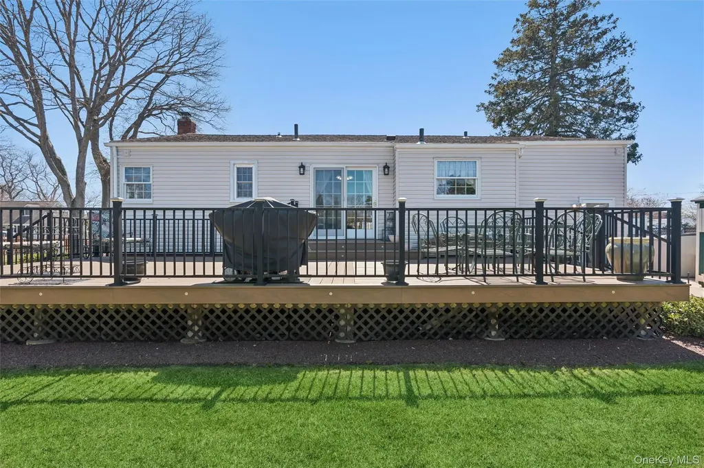 189 N Iowa Avenue Massapequa NY 11758