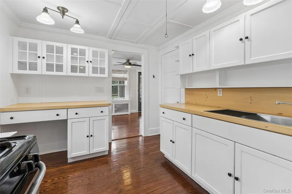 424 Main Street Westhampton Beach NY 11978