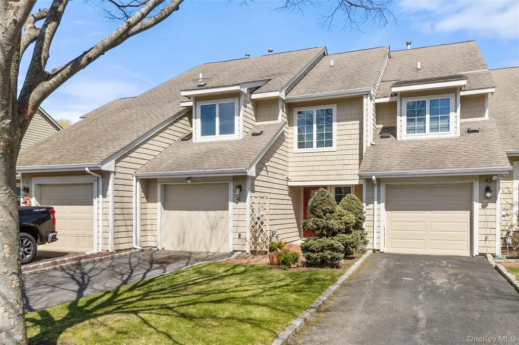 41 Doral Lane Bay Shore NY 11706