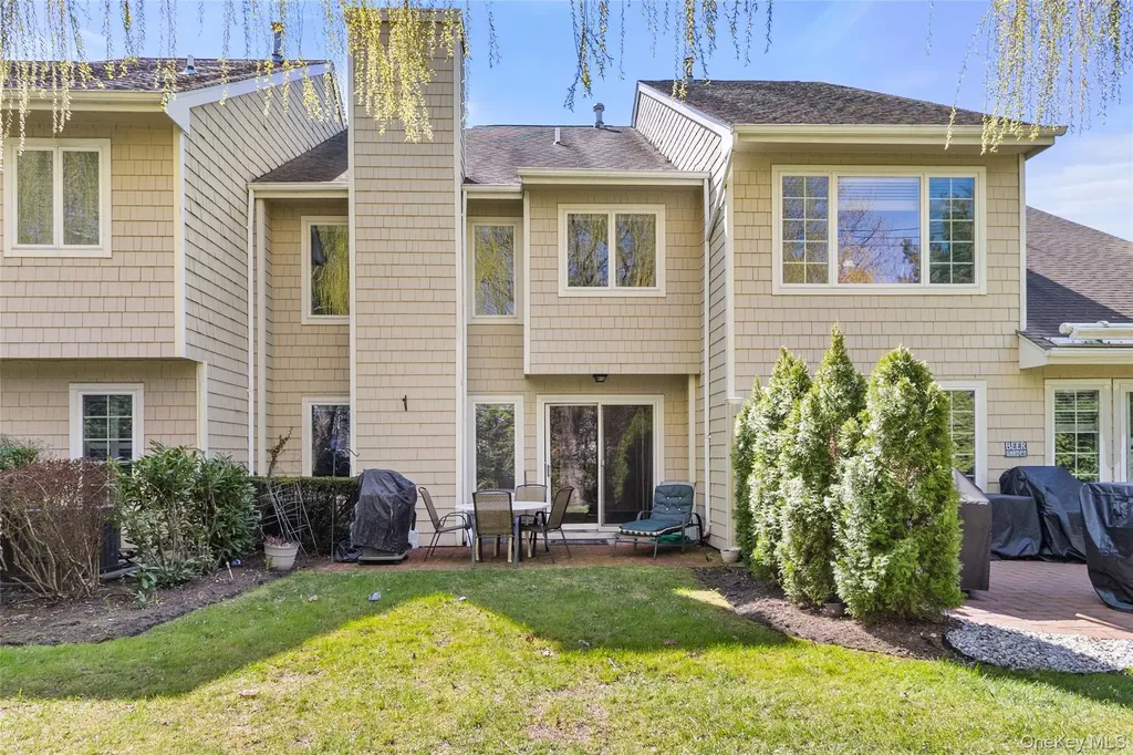 41 Doral Lane Bay Shore NY 11706