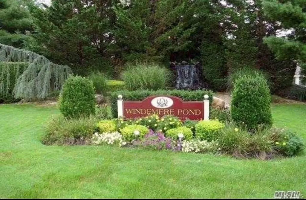 41 Doral Lane Bay Shore NY 11706
