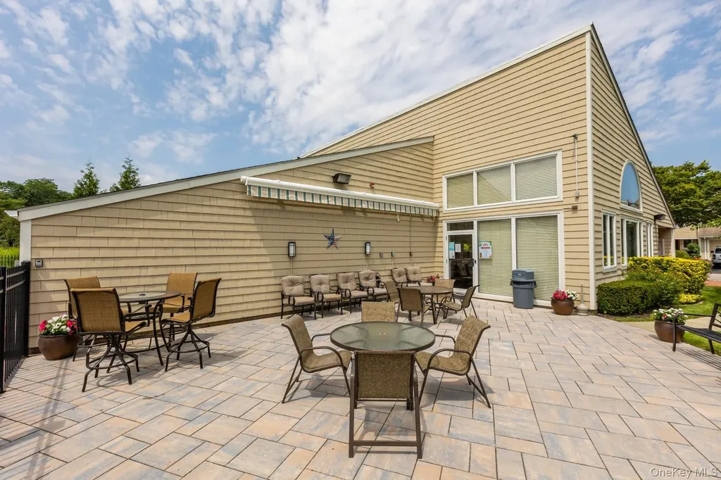 41 Doral Lane Bay Shore NY 11706